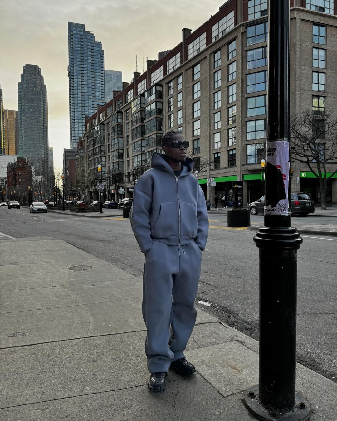 JAKOBE | ZIP-UP TRACKSUIT.
